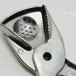 Irvin Ware Kitchen Vtg Irvin Ware Hand Held Citrus Squeezer